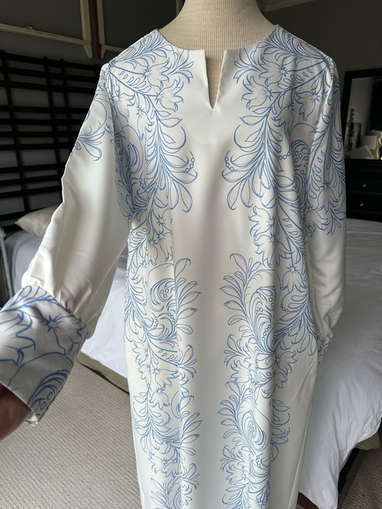Dresses & Skirts - White Tunic Dress with Delicate Blue Floral Print, size large